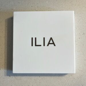 Ilia eye shadow palette. Shade: warm nude
